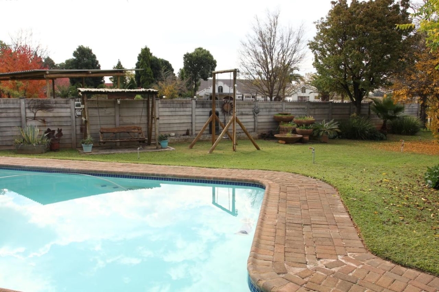 5 Bedroom Property for Sale in Stilfontein Ext 4 North West
